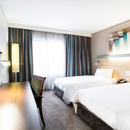 Holiday Inn Express Sandton-Woodmead By Ihg מראה חיצוני תמונה
