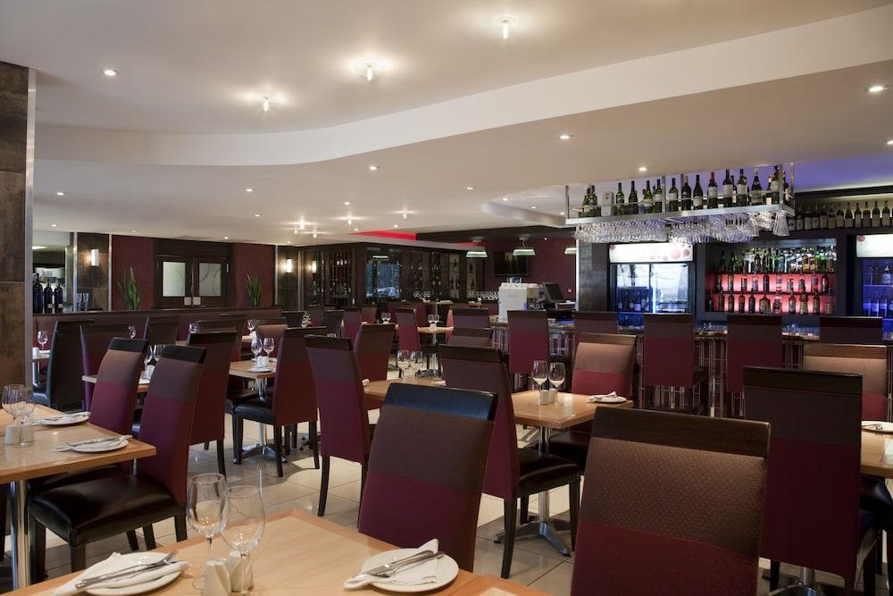 Holiday Inn Express Sandton-Woodmead By Ihg מראה חיצוני תמונה