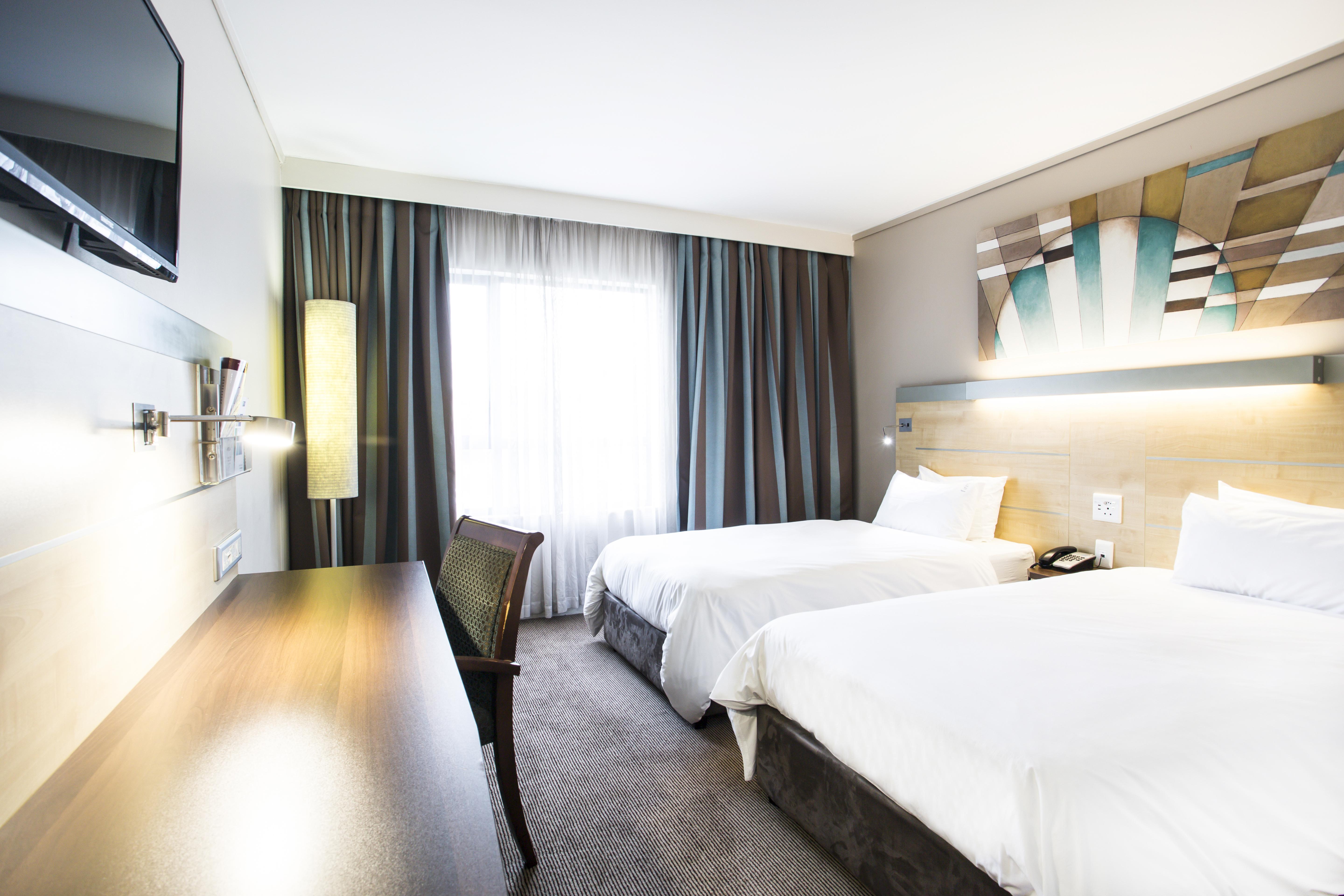 Holiday Inn Express Sandton-Woodmead By Ihg מראה חיצוני תמונה