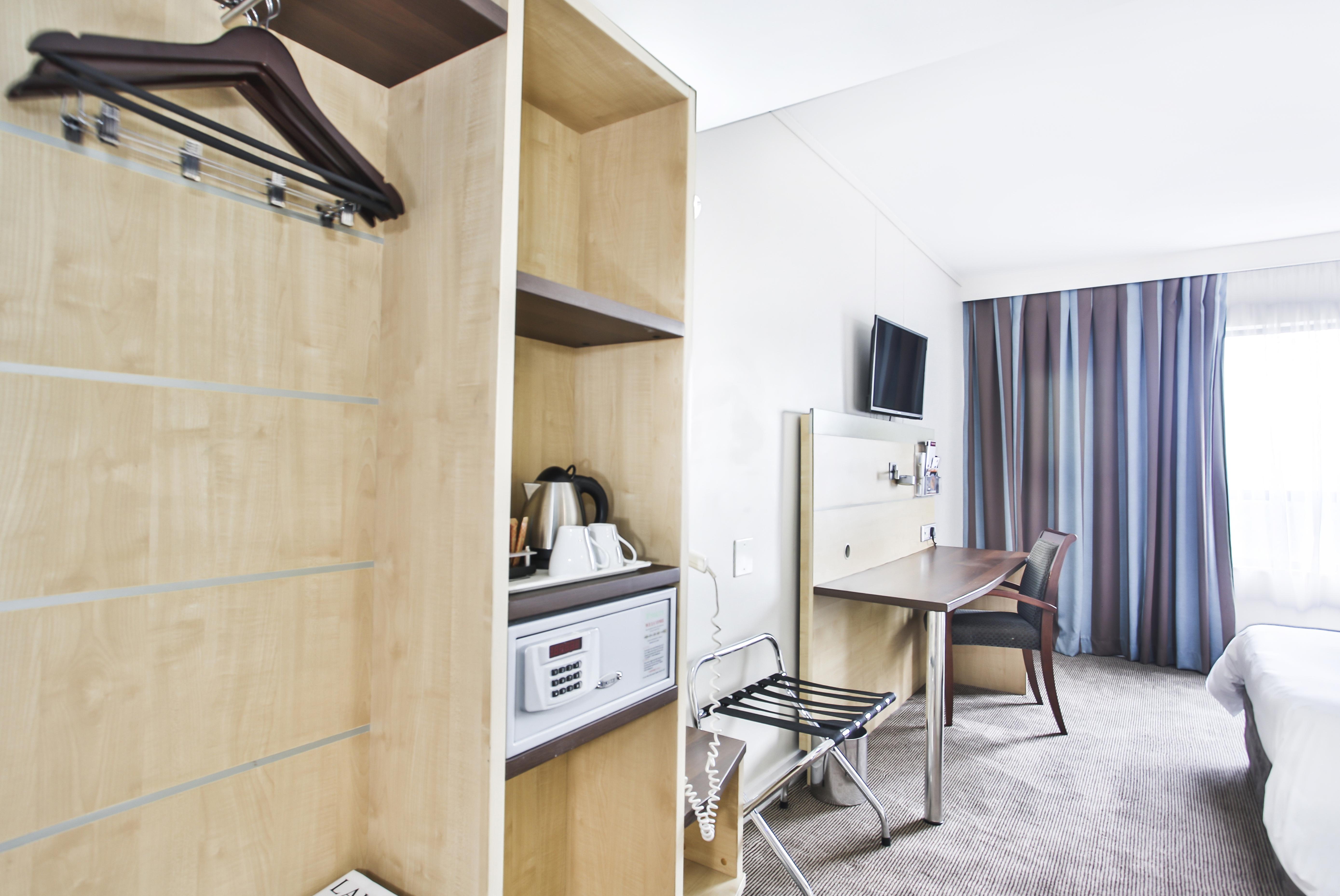 Holiday Inn Express Sandton-Woodmead By Ihg מראה חיצוני תמונה