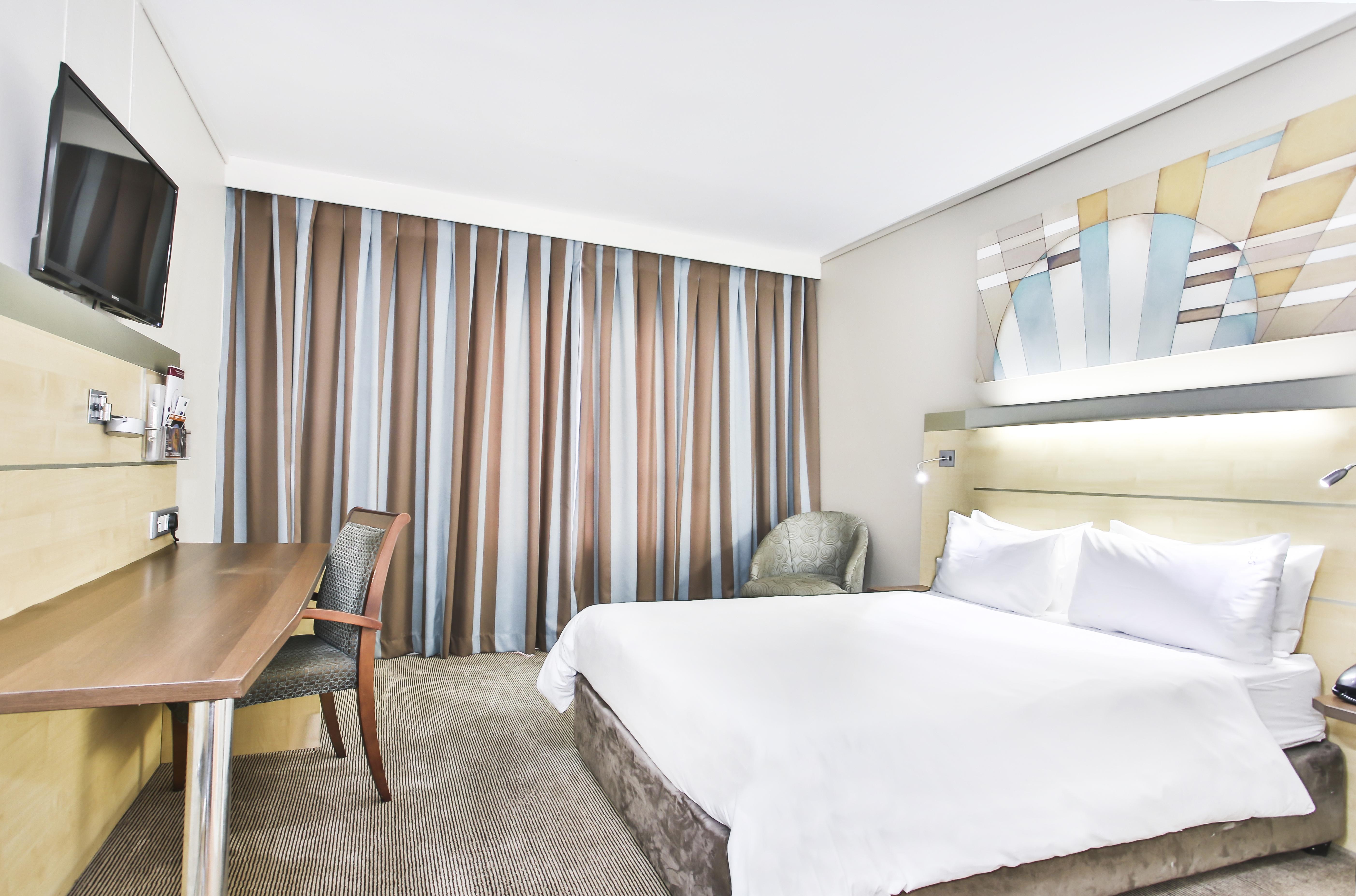 Holiday Inn Express Sandton-Woodmead By Ihg מראה חיצוני תמונה
