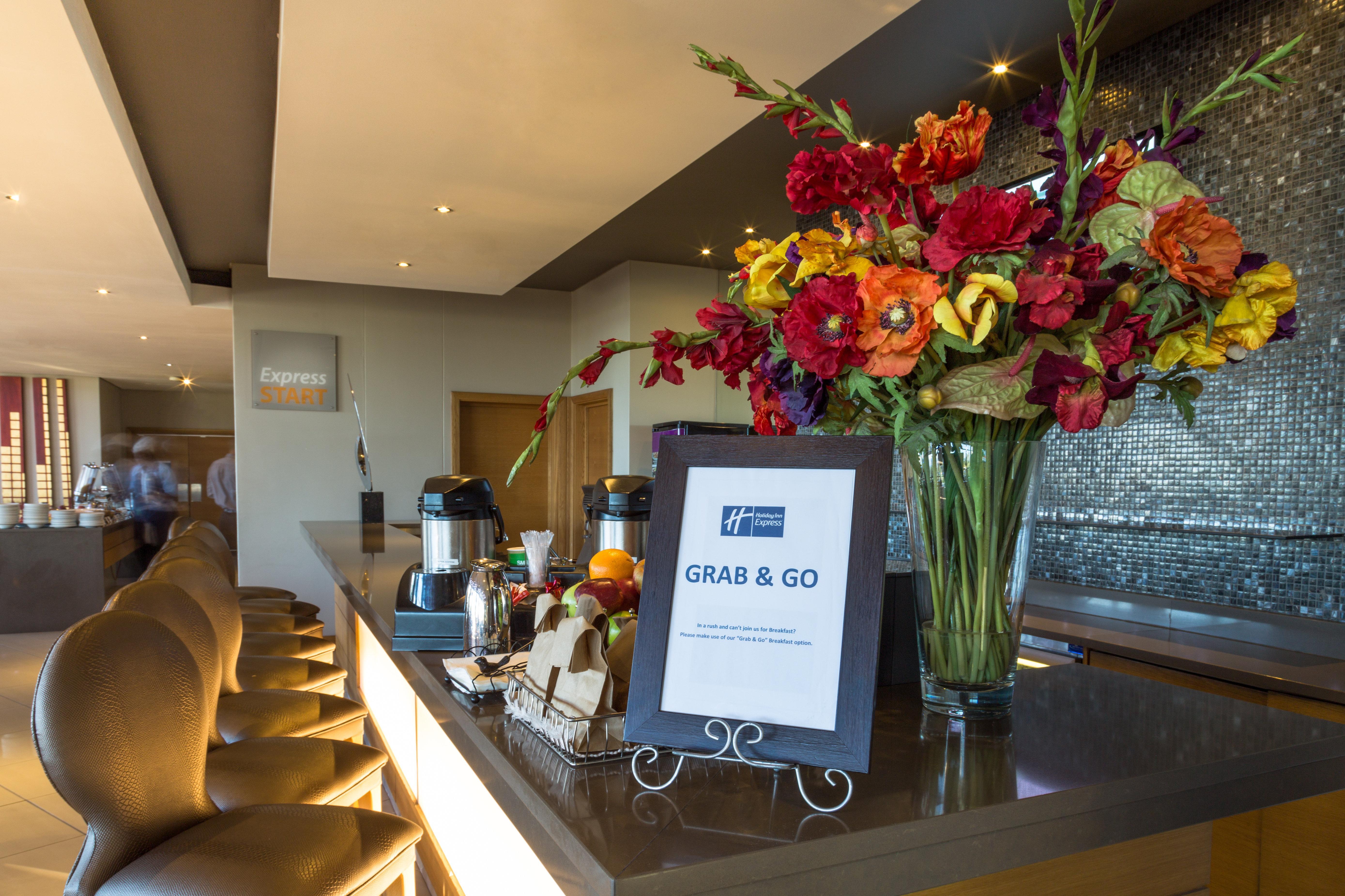 Holiday Inn Express Sandton-Woodmead By Ihg מראה חיצוני תמונה