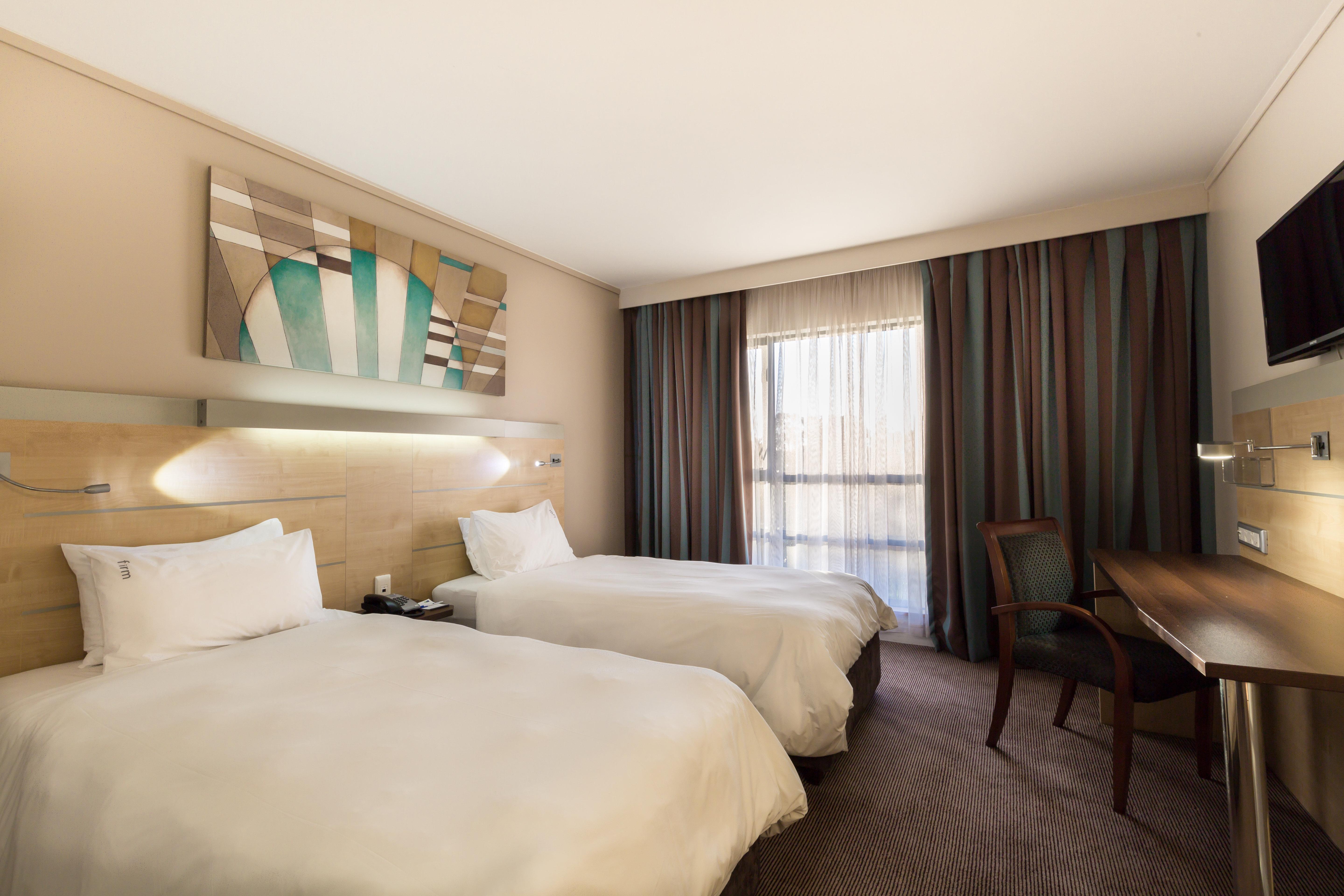 Holiday Inn Express Sandton-Woodmead By Ihg מראה חיצוני תמונה