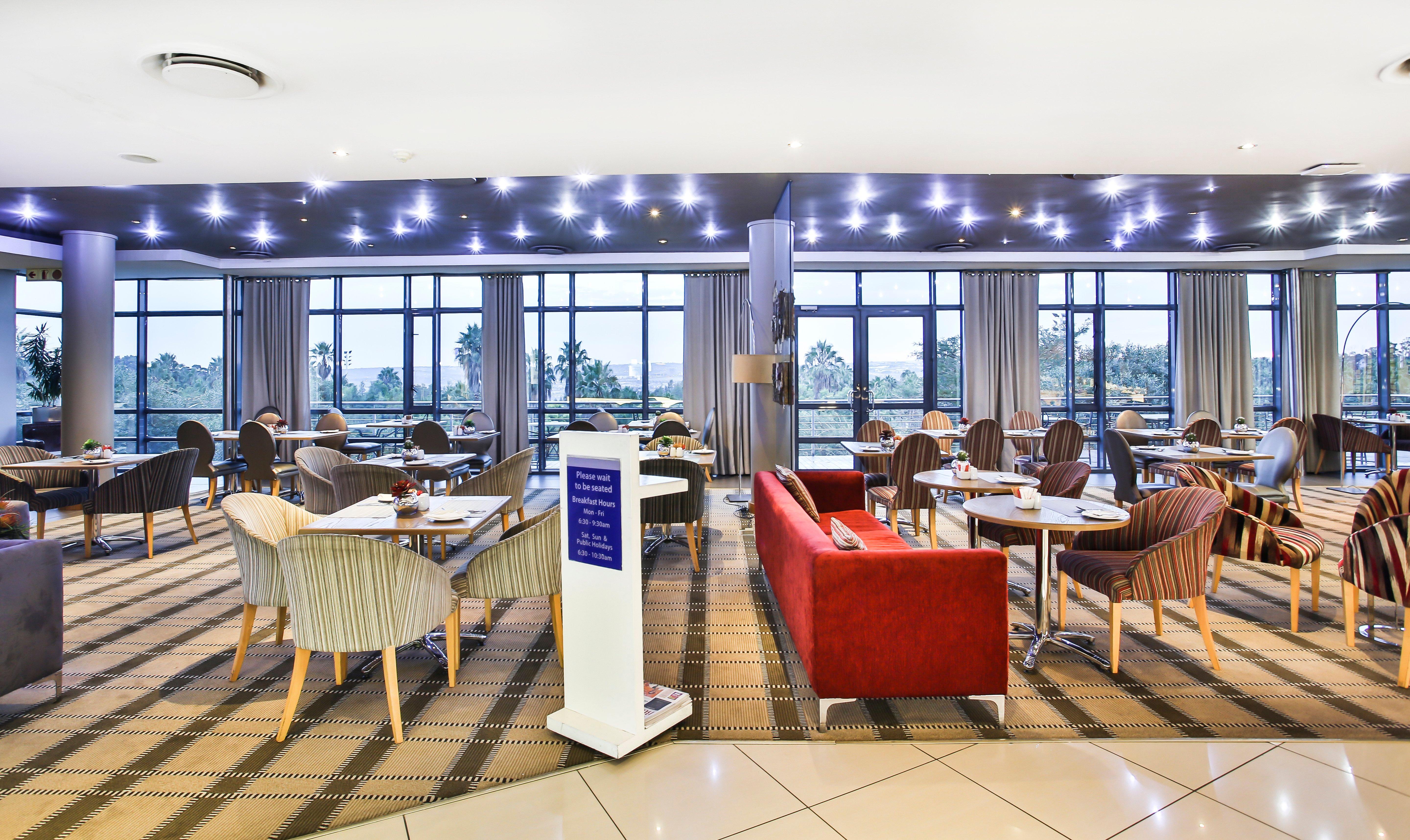 Holiday Inn Express Sandton-Woodmead By Ihg מראה חיצוני תמונה