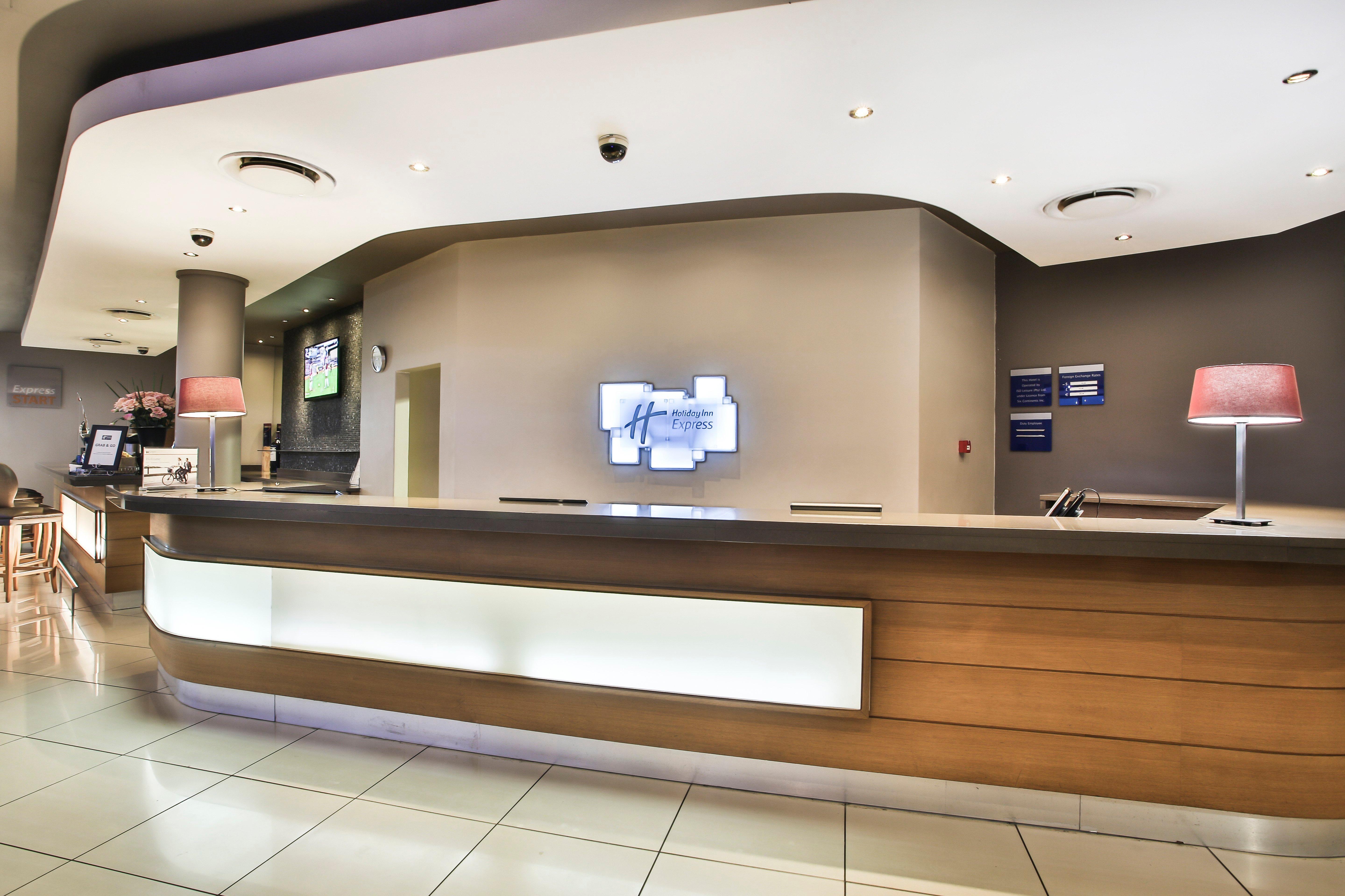 Holiday Inn Express Sandton-Woodmead By Ihg מראה חיצוני תמונה