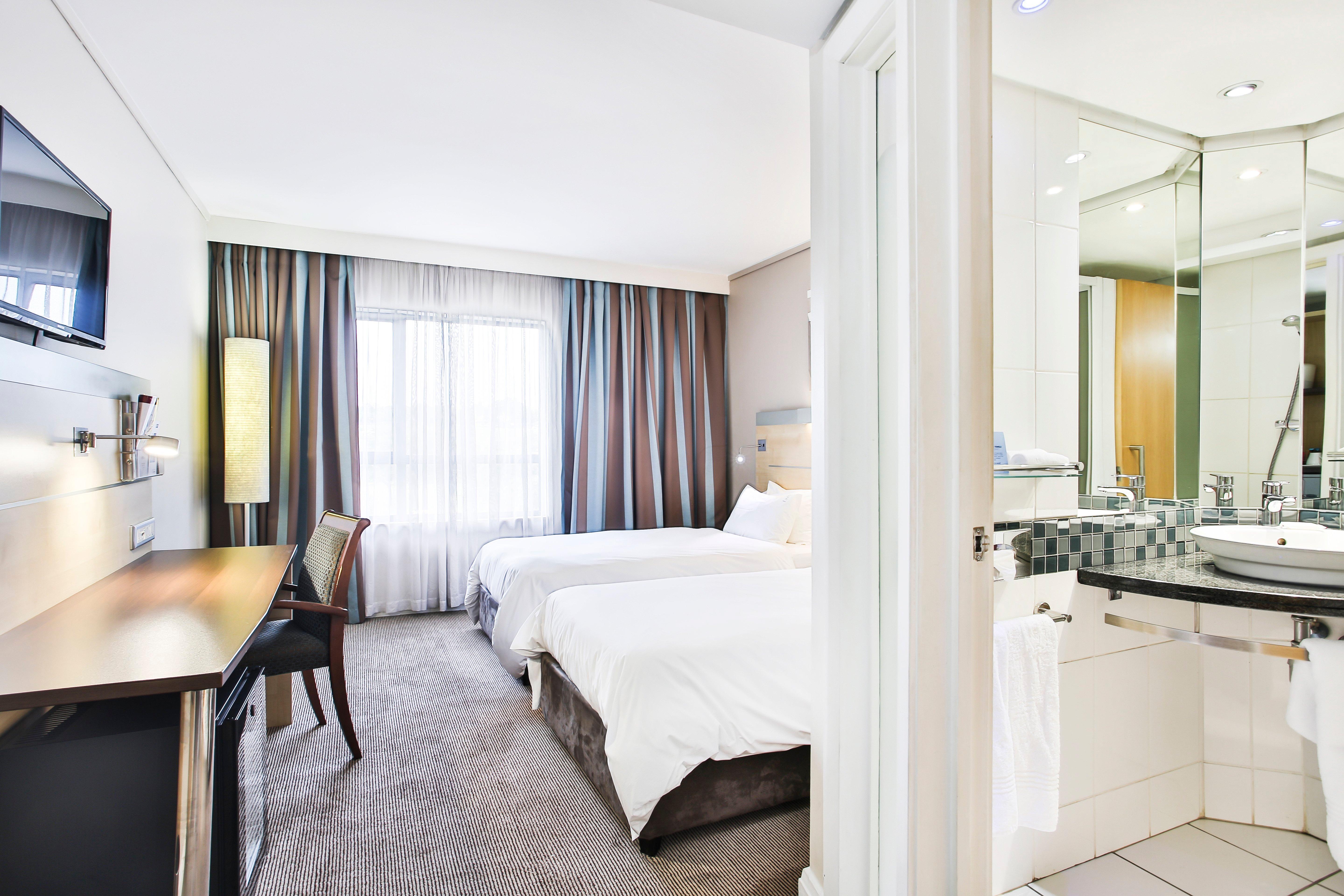 Holiday Inn Express Sandton-Woodmead By Ihg מראה חיצוני תמונה