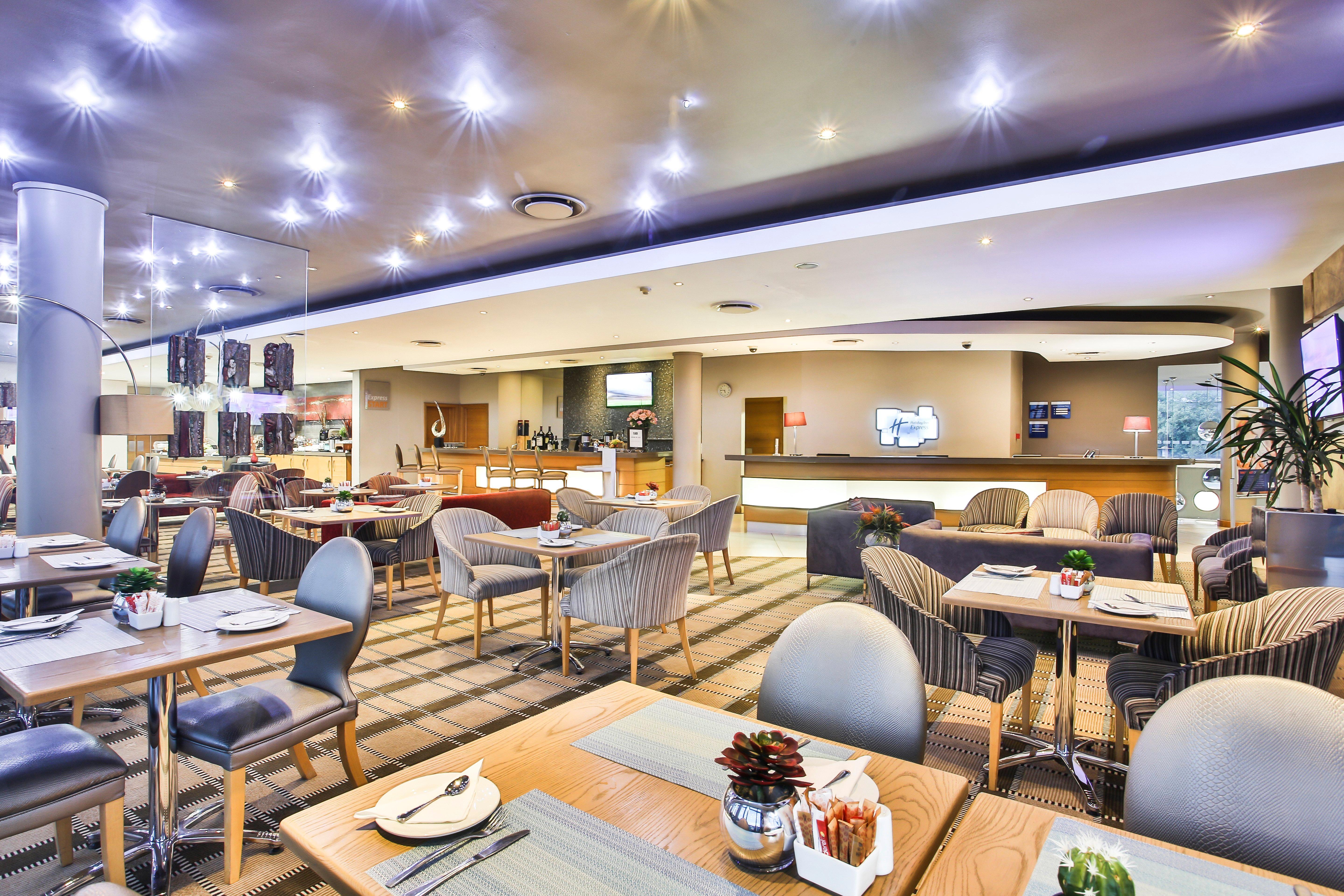 Holiday Inn Express Sandton-Woodmead By Ihg מראה חיצוני תמונה