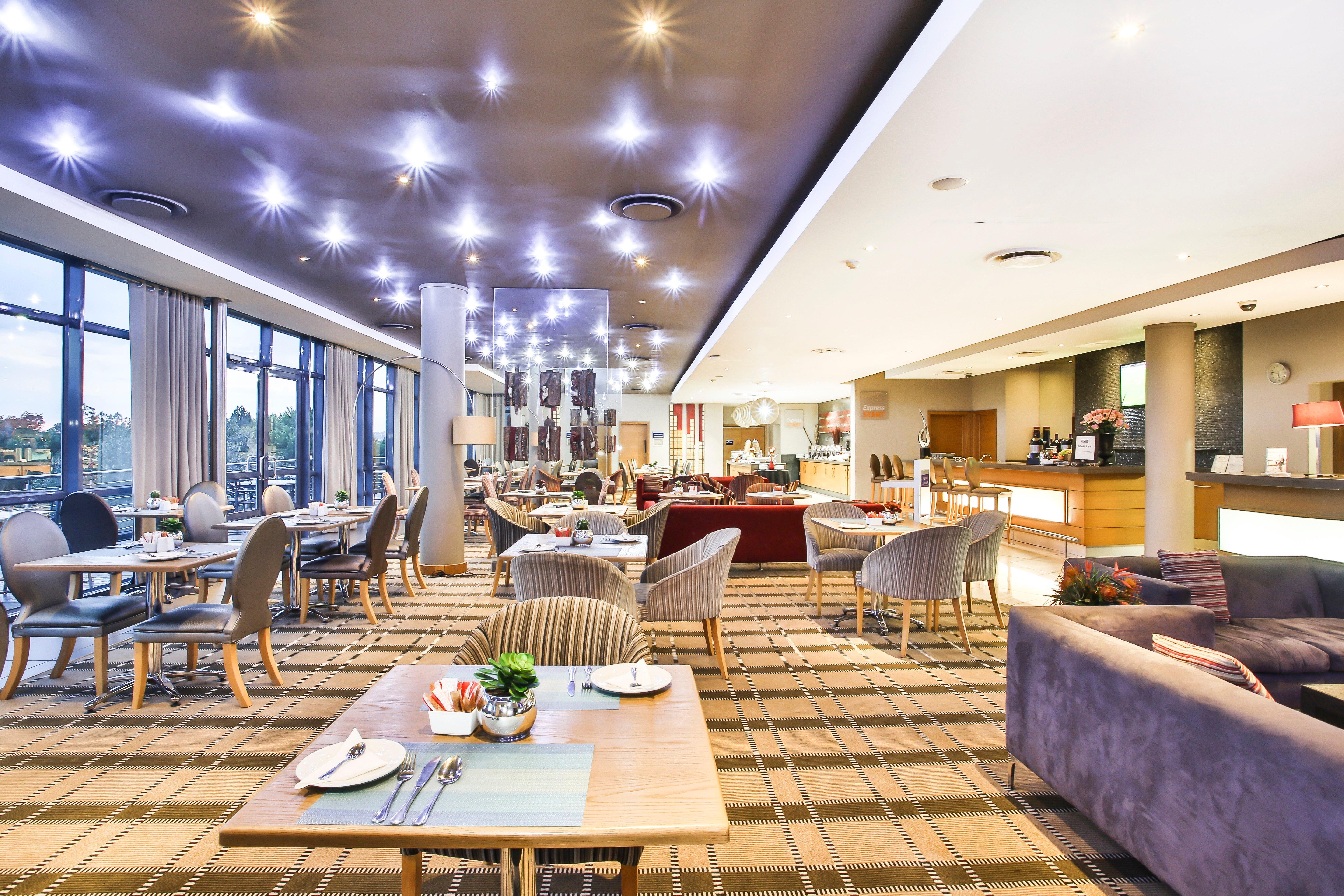 Holiday Inn Express Sandton-Woodmead By Ihg מראה חיצוני תמונה