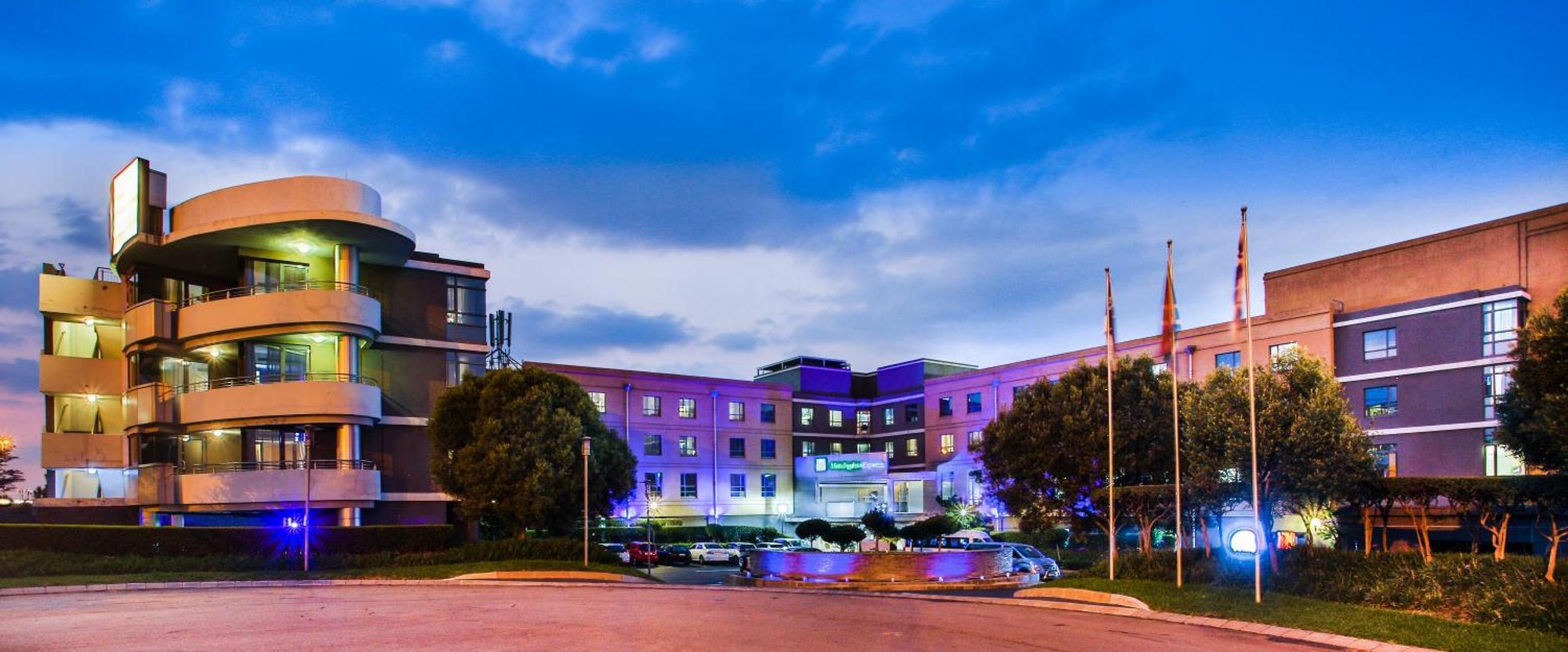 Holiday Inn Express Sandton-Woodmead By Ihg מראה חיצוני תמונה