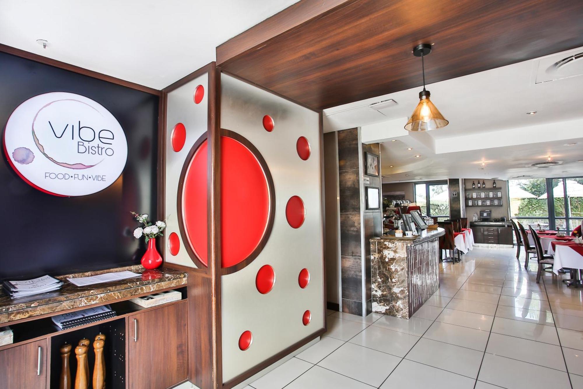 Holiday Inn Express Sandton-Woodmead By Ihg מראה חיצוני תמונה