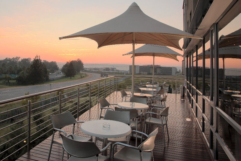 Holiday Inn Express Sandton-Woodmead By Ihg מראה חיצוני תמונה